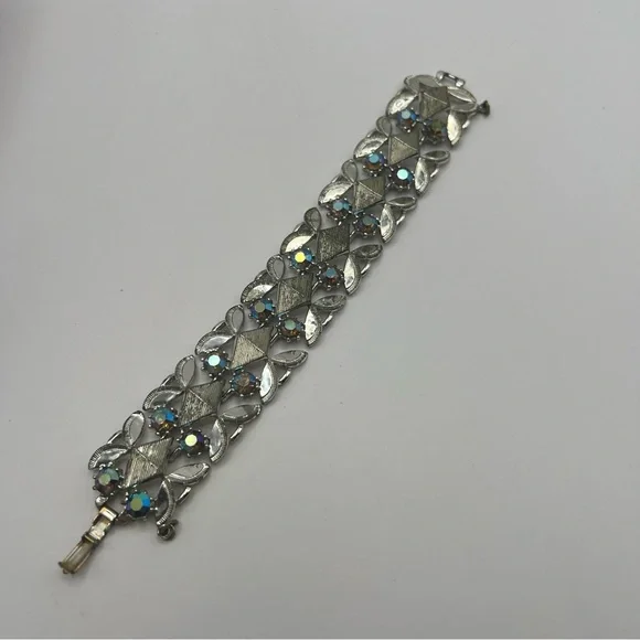 Elegant Silver Tone & Purple AB Vintage Panel Bracelet Size 6.5 - Picture 3 of 11